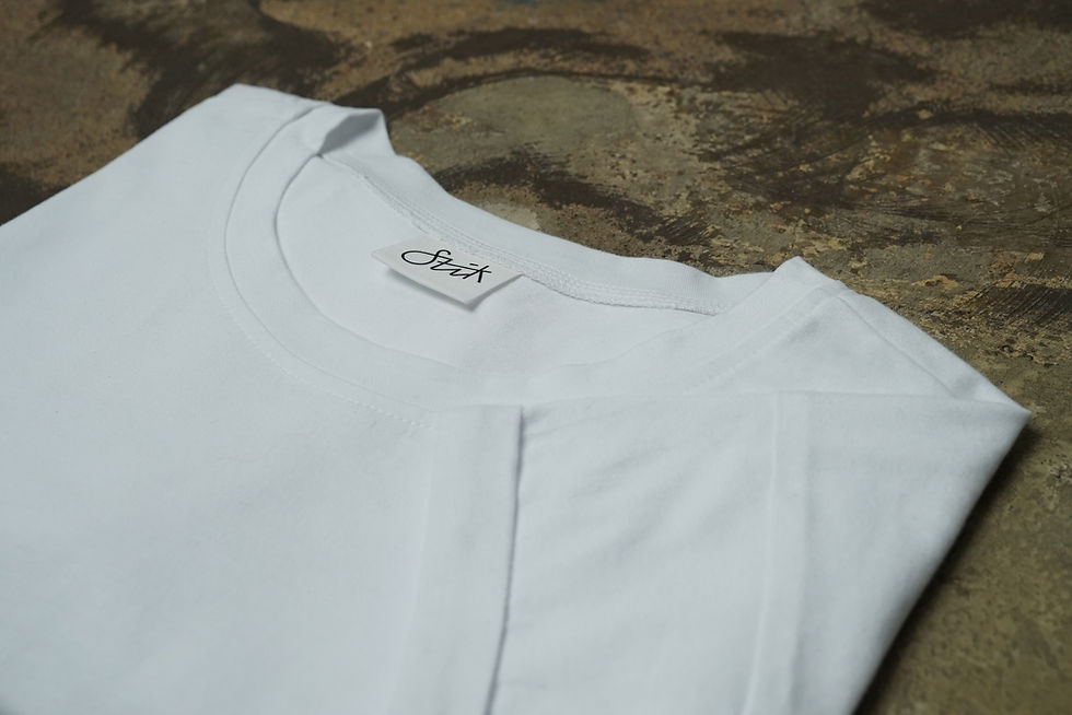 Shirt atmo in white.