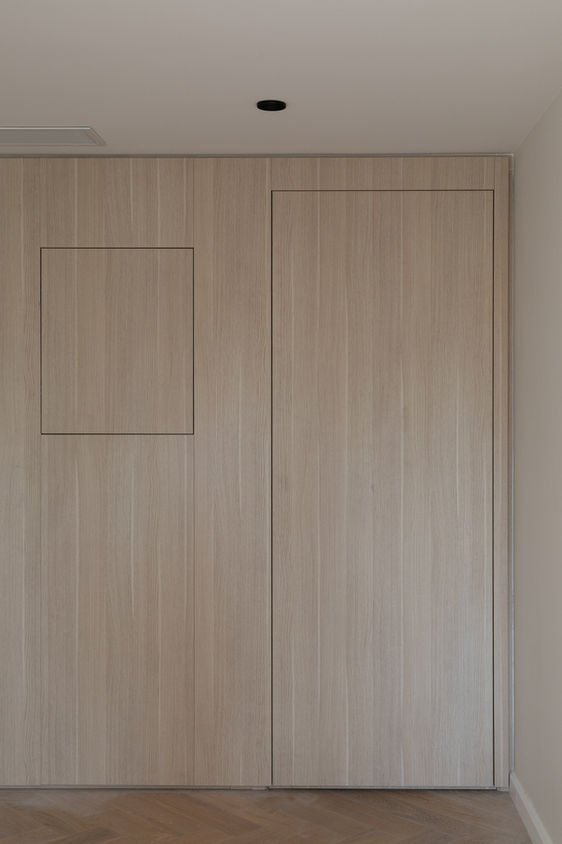 Mathilde Lebreuil Photographe d'Architecture - Marseille - Atelier San Gregorio - Appartement Peter - saint-Aygulf - Vue mer - mobilier sur-mesure chêne