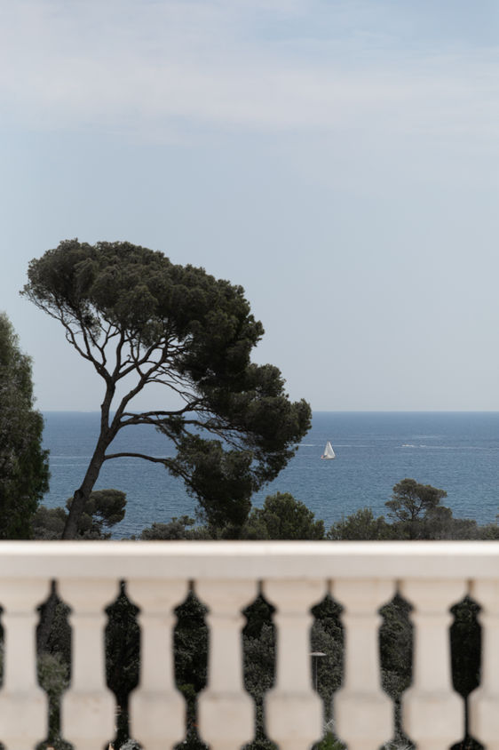 Mathilde Lebreuil Photographe d'Architecture - Marseille - Atelier San Gregorio - Appartement Peter - saint-Aygulf - Vue mer - mobilier sur-mesure chêne