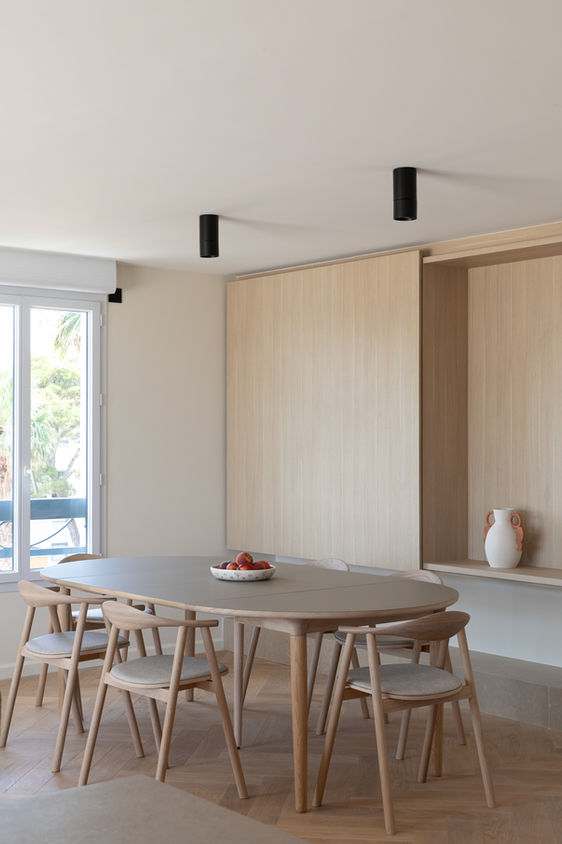 Mathilde Lebreuil Photographe d'Architecture - Marseille - Atelier San Gregorio - Appartement Peter - saint-Aygulf - Vue mer - mobilier sur-mesure chêne