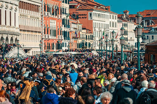 Venise-foule-iStock-1127568532.jpg
