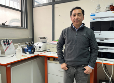 Profesor Carlos García, investigador del Laboratorio Toxinas Marinas y coordinador del convenio por parte de la Facultad de Medicina.