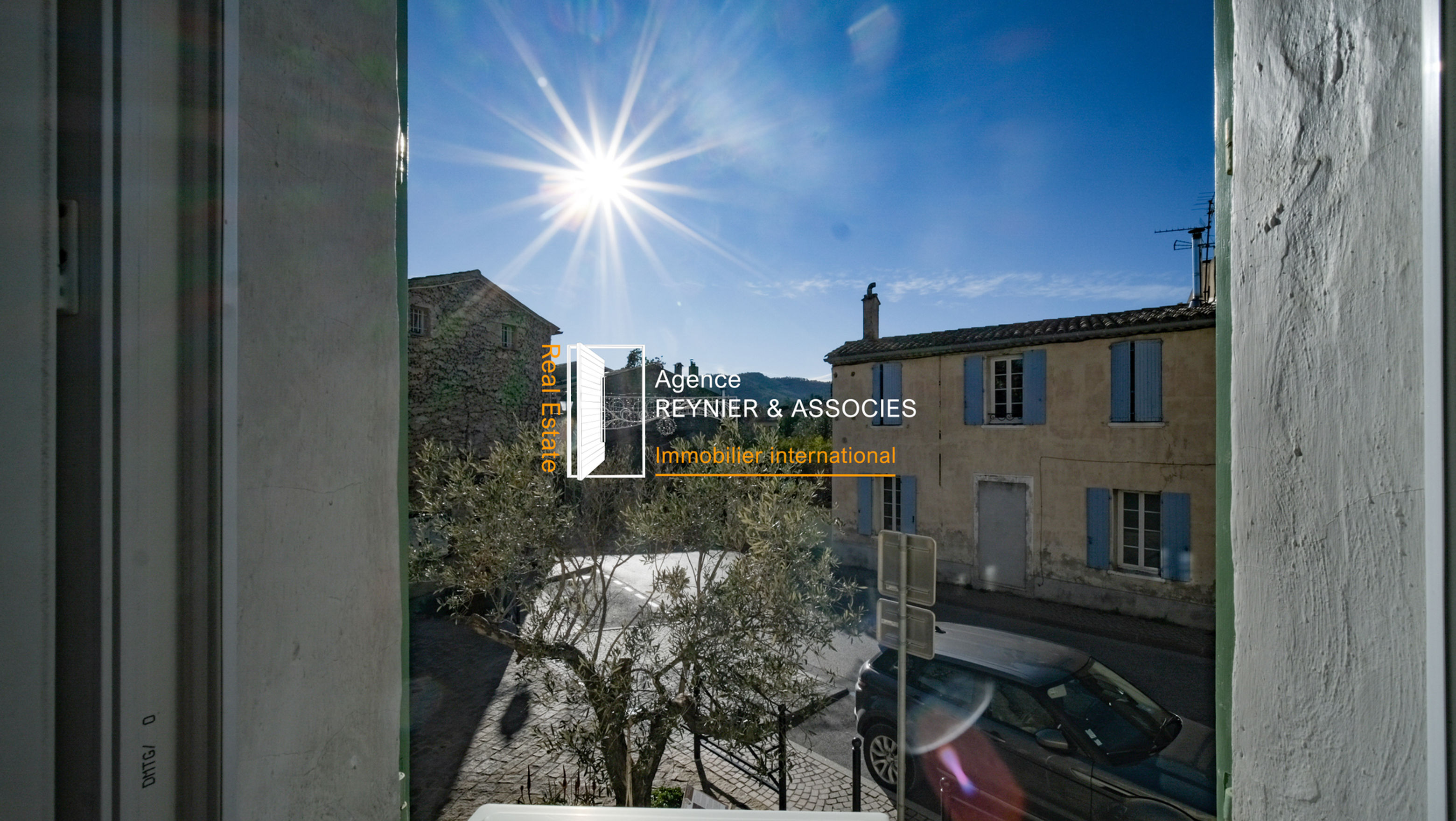 290 000 € | Maison de village | 58 M2 | 5 Pièces | Le Plan de la Tour (83120)