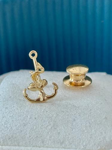 Vintage Gold Anchor Pin | Pawn On Puckle