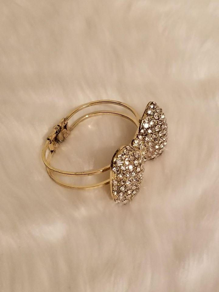 Thumbnail: Bowlicisous Armcandy