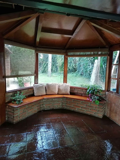 Veranda de la casa de bosques del lago en venta