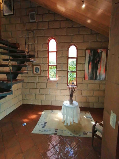 Recibidor / estudio de la casa de bosques del lago en venta