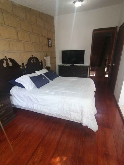 Recamara principal de la casa de bosques del lago en venta