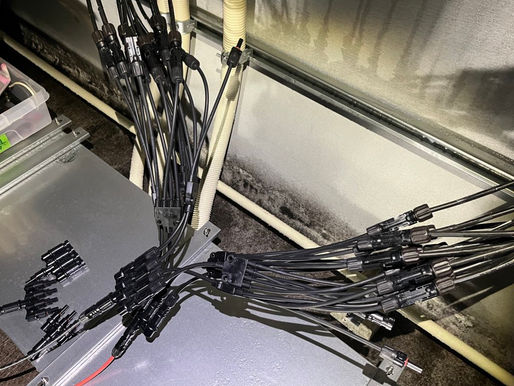 山口県で太陽光パネルの耐圧試験と新設キュービクルの交流耐電圧試験を実施!