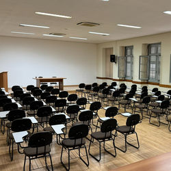 Auditório menor com capacidade para 100 pessoas