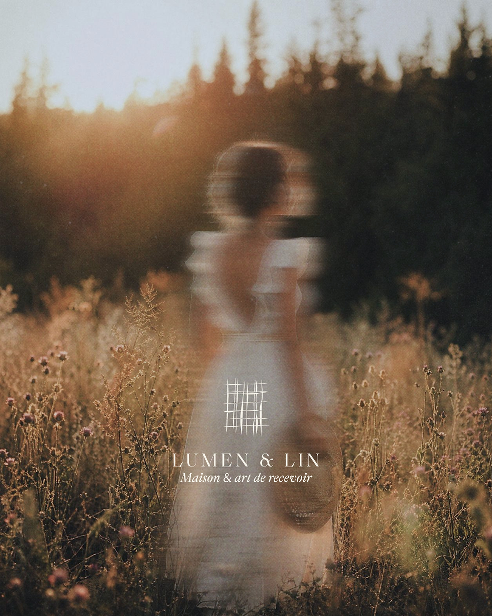 Tendances identité visuelle maison d'hôtes 2026, palette terreuse et typographie serif, graphiste Lyon Studio Inceptia