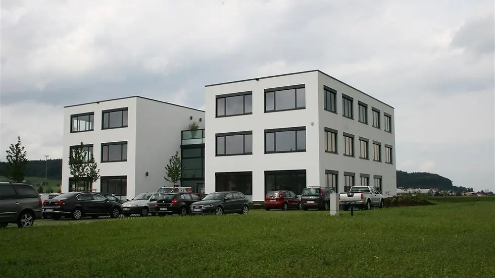 Büro und Kleintechnikum