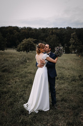 laureromy-la-brune-et-le-barbu-robe-de-mariage809768.jpeg