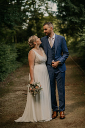 juliejulien-la-brune-et-le-barbu-robe-de-mariage988066.jpeg