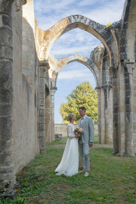 Photos de couple à L'Abbaye de Montpeyroux à Puy Guillaume
Mariage