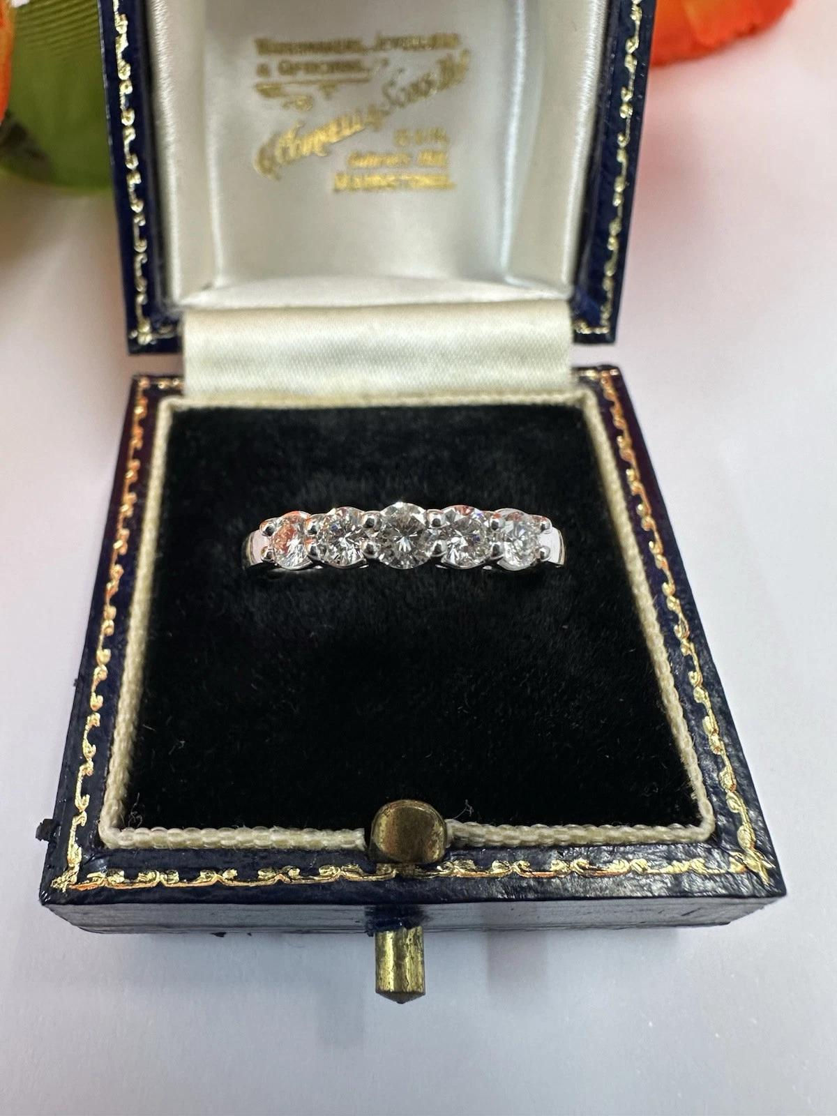 Pretty 0.50ct 18k White Gold Diamond 5 Stone Ring
