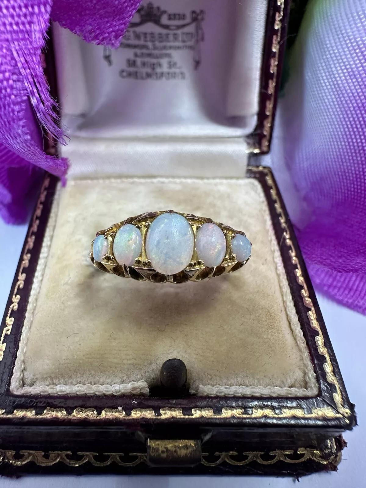 Classic 18ct Cabachon Opal 5 Stone Gold Ring
