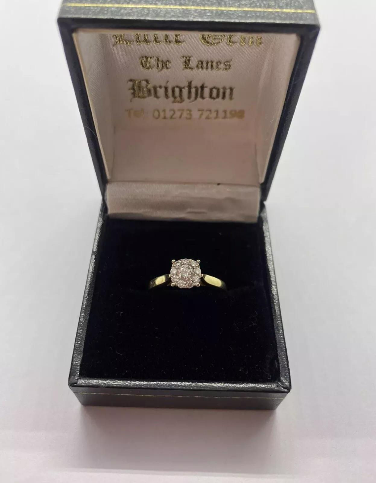 Lovely Diamond Cluster Ring 18k Yellow Gold