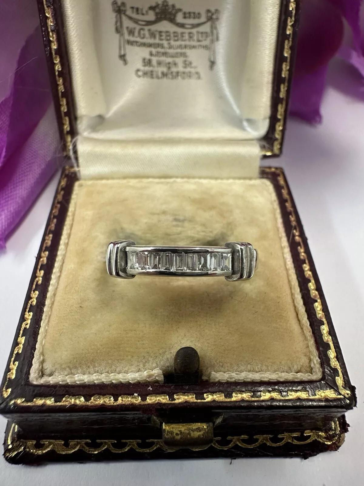 Pretty Unusual 0.30ct 18k White Gold Band