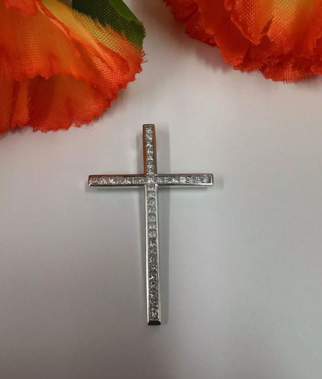 Stunning 1.90ct Princess Cut 18ct White Gold Cross Pendant