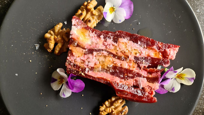Terrine van biet en geitenkaas