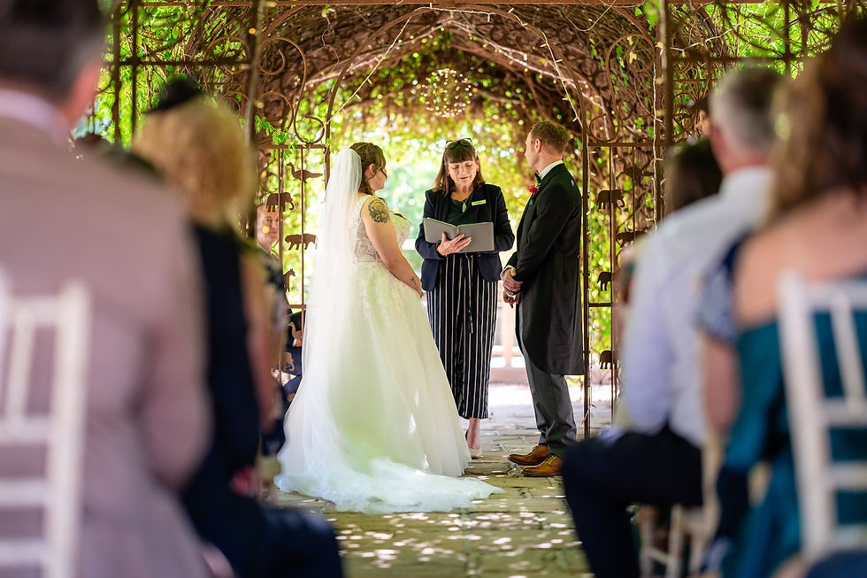 Outdoor wedding ceremony at Trading Boundaries