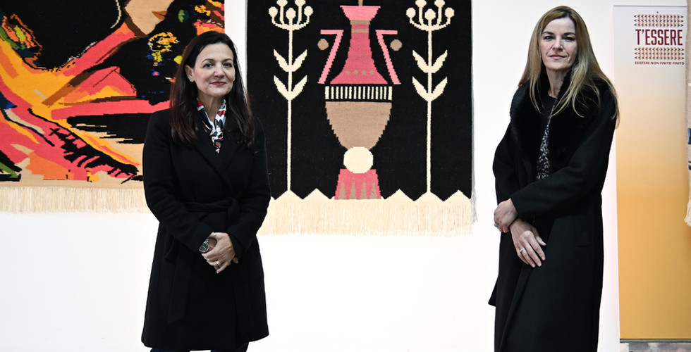 Mara Damiani "Ciclicità" tessitrici Loredana Pinna e Rosa Giua