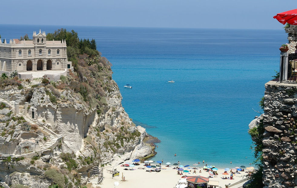Tropea Mare Pace Resort: appartamenti, piscine e animazione