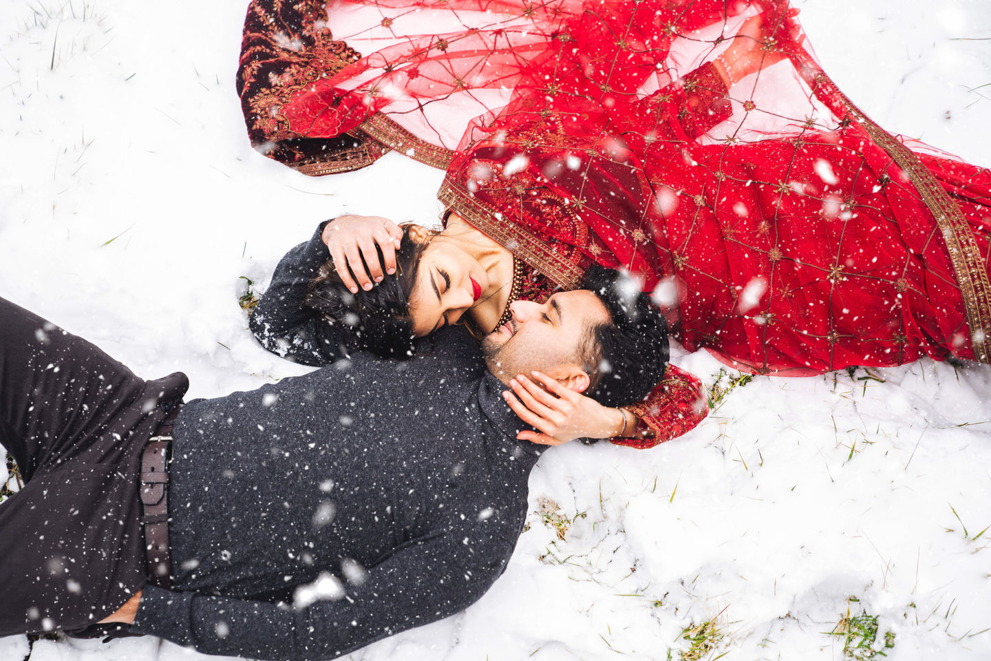 Engagement snow photoshoot in Woodbridge, Virginia