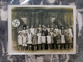 Secretaria de Educação em cidade de Santa Catarina exibe sÃmbolos nazistas