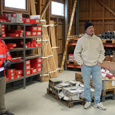 Hvordan kan din bedrift bidra til mer ombruk? Sirkulærindustrigruppa besøkte ombrukssentralen på Orkanger