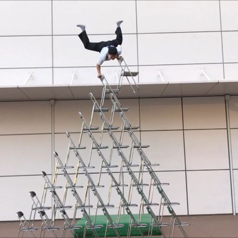 パフォーマー集団{超人プロ}のスゴ技動画でナレーションをカッコよく読む企画