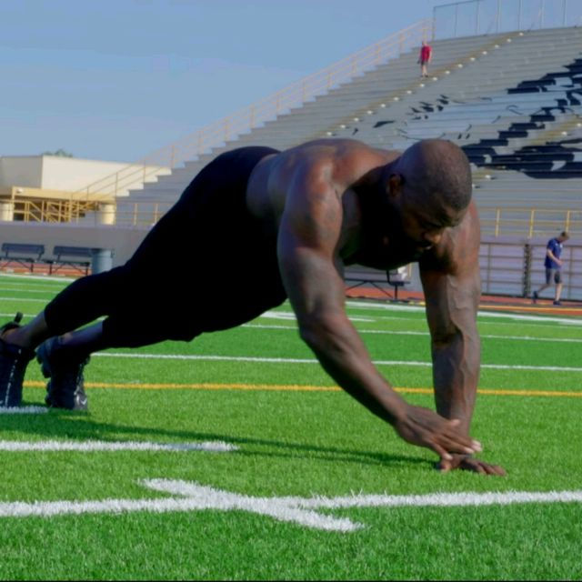 ⭐Modified Push-Up Test ブラッシュアップ腕立て伏せテスト— 「ダウン」ポジションで背中の後ろで拍手をすることと、「アップ」ポジションで片手からもう一方の手へのタッチが含まれます。 このプッシュアップフィットネステストは、上半身の筋力持久力と体幹の安定性を測定するために使用されます。 このバリエーションでは、「ダウン」ポジションでは背中の後ろで手拍子クラップをし、「アップ」ポジションでは片手からもう一方の手へタッチするテクニックを使用します。