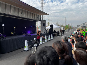 木下サーカスで鍛えた回遊グリーティングで一輪車パフォーマーがイベント登場