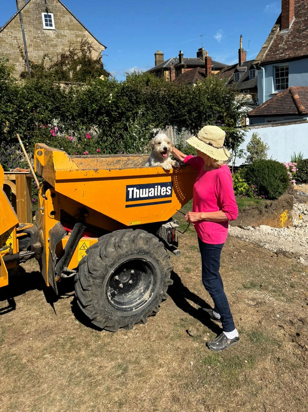 WhatsApp Image 2025-09-25 at 7.23_edited.jpg