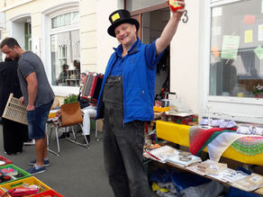 Wahlverwandtschafts-A-Z- Flohmarkt am Sa., 09. Mai, "Am Durchgang" Depenau 43
