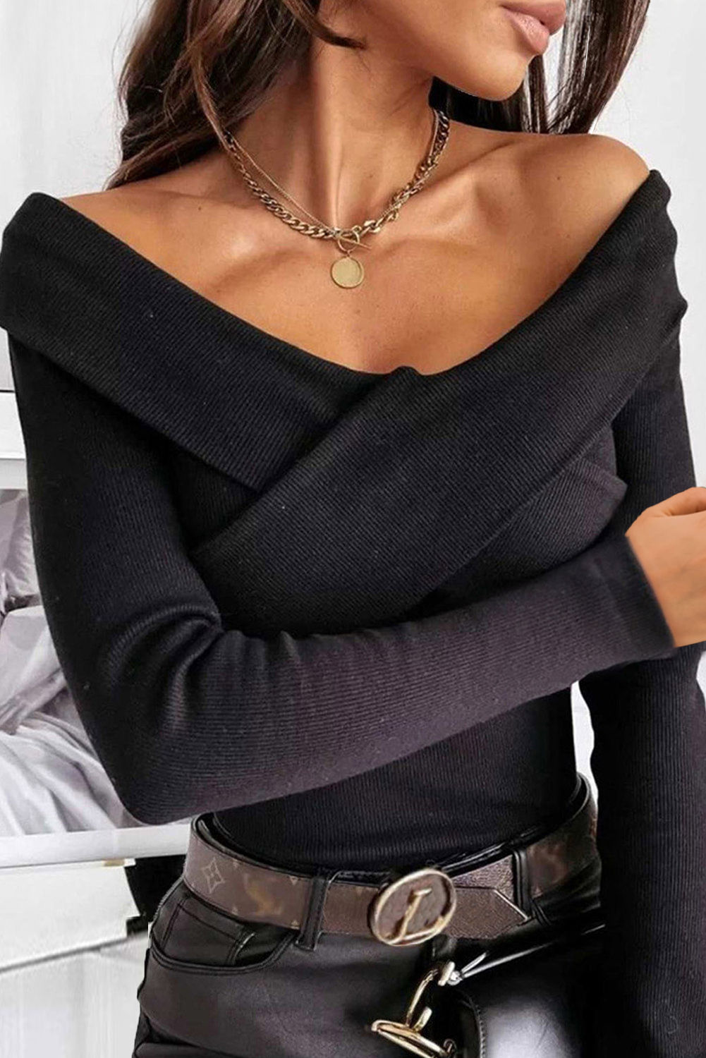 Black Ribbed Crossed V Neck Long Sleeve Top Item NO.: LC25124067-P2
