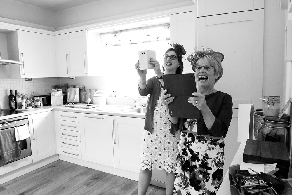 Mums see bride for the first time