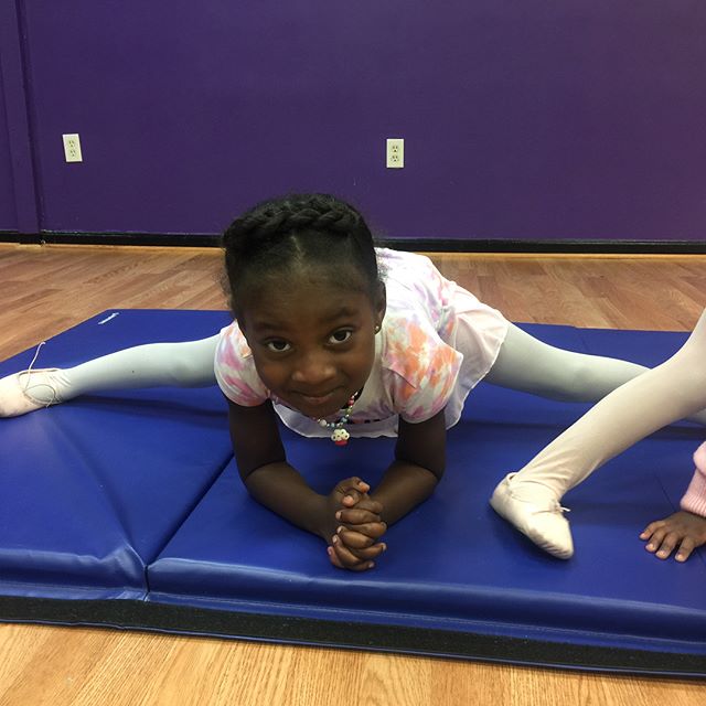 The passion is there when the tiny ballerinas work just as hard as the big girls! 😍__#browngirlsdob