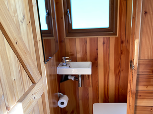 Warwickshire glamping with hot tub