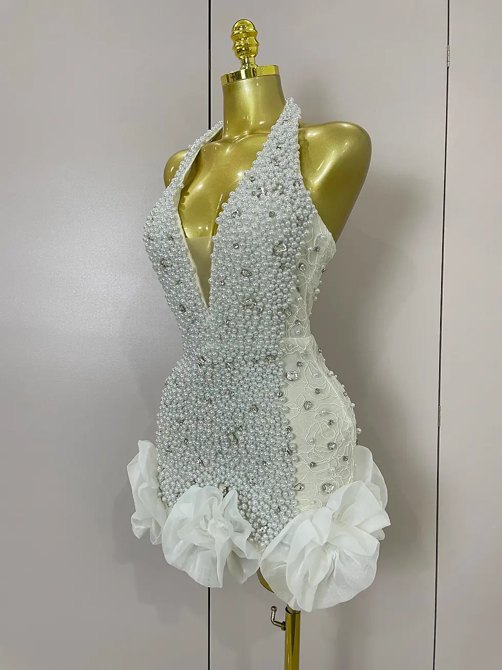 Thumbnail: White Pearls Flowers
