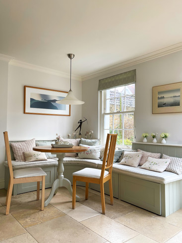 the corner bench seat was designed and made by London House Joinery
including the always much needed storage with a pull out draws