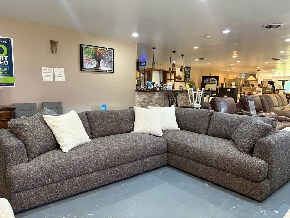 Ridley 2pc Sectional