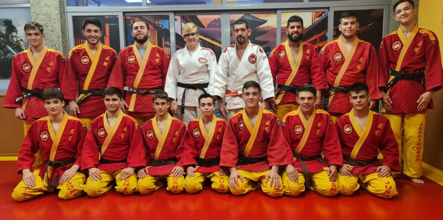 equipo liga 1_edited_edited.jpg