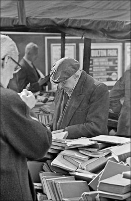 Shude H book reader-Wix.jpg