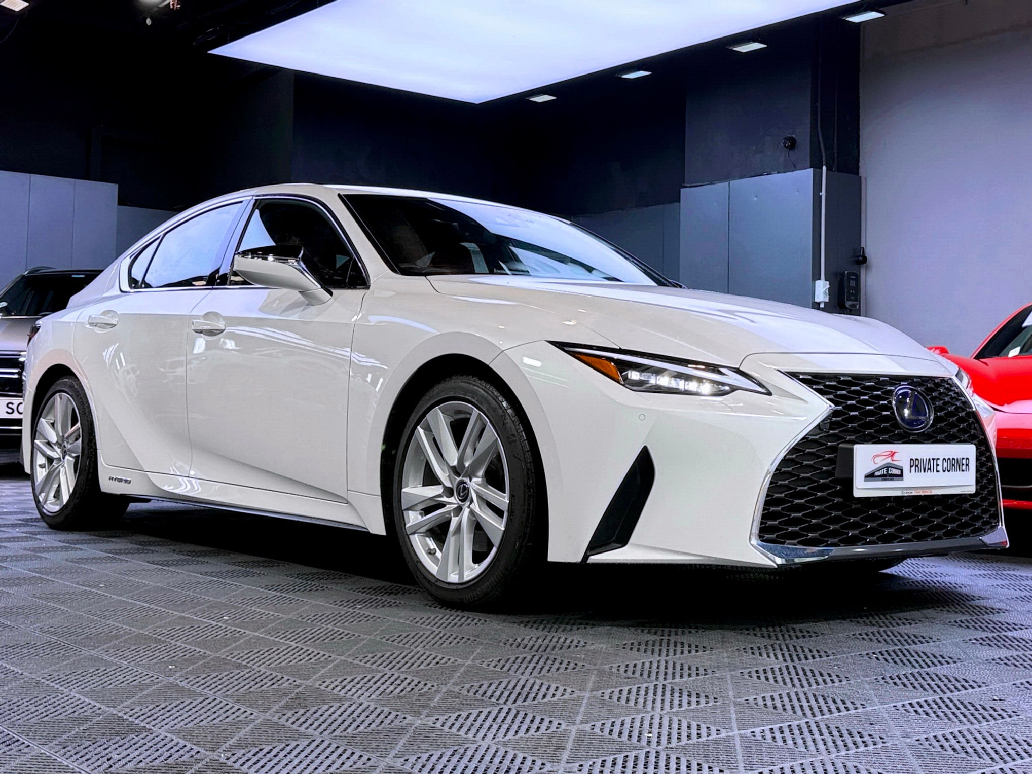 2022 LEXUS IS300H