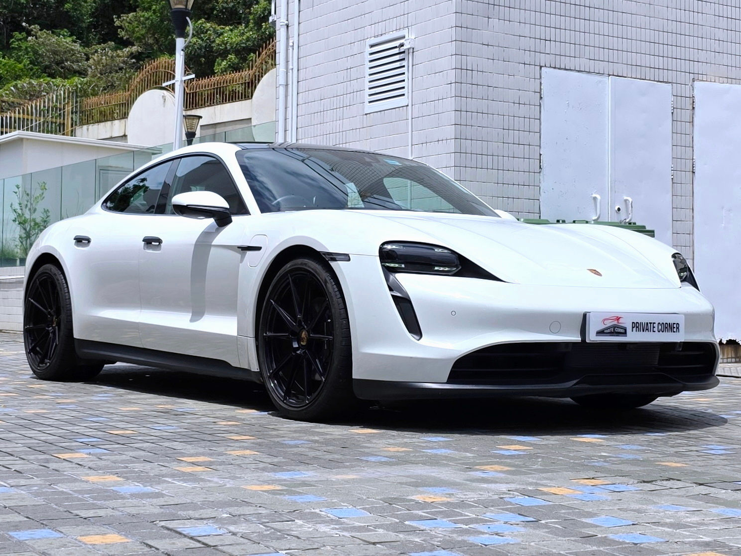 2023 PORSCHE TAYCAN