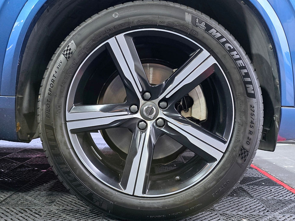 縮圖：2017 VOLVO XC90 T6 R-DESIGN