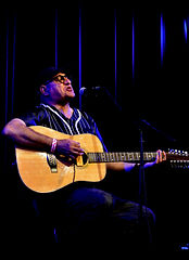 Bluesman Mike Francis