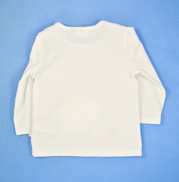 Thumbnail: T-shirt. 2 stud fastening on the shoulder. Plain back.